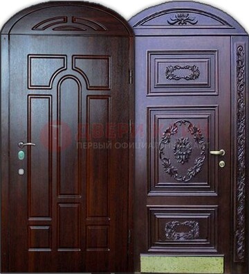 Стильная железная арочная дверь с декоративным элементом ДА-24 в Петрозаводске