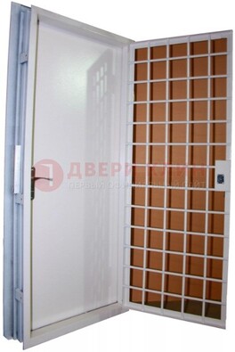Белая стальная бронированная дверь с нитроэмалью ДБ-7 в Белгороде