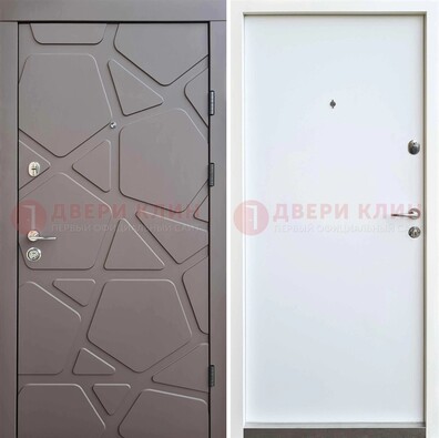 Серая входная дверь с филенчатой МДФ ДМ-216 в Петрозаводске