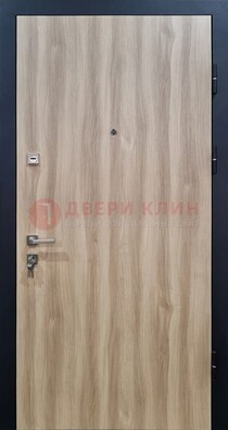 Светлая металлическая дверь с МДФ ДМ-340 в Петрозаводске