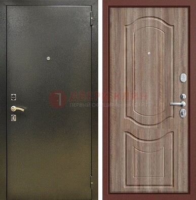 Темно-серая входная дверь с порошковым покрытием и коричневая МДФ ДП-290 в Петрозаводске
