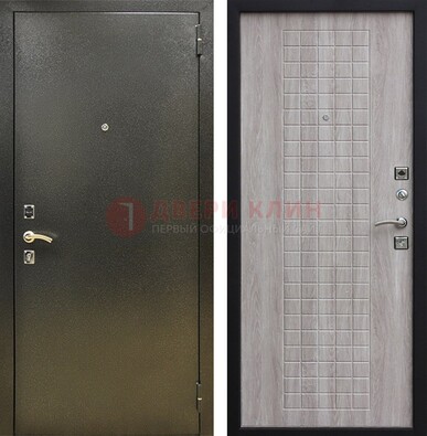 Железная темная дверь с порошковым покрытием и филенчатой МДФ ДП-297 в Петрозаводске
