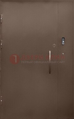 Коричневая металлическая подъездная дверь ДПД-2 в Петрозаводске