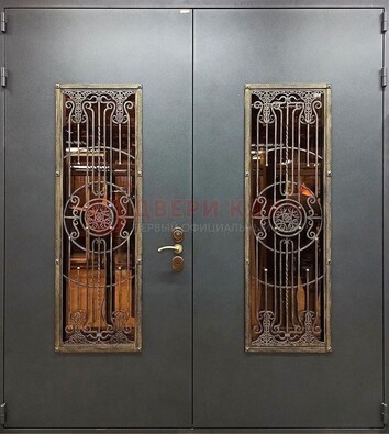 Входная металлическая парадная дверь со стеклом и ковкой ДПР-81 в Петрозаводске