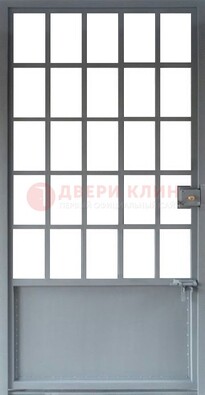 Металлическая решетчатая дверь в сером цвете ДР-7 в Петрозаводске