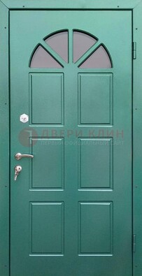 Зеленая стальная дверь со стеклом для дома ДС-28 в Петрозаводске