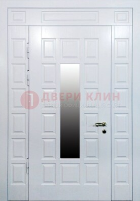 Белая входная дверь с МДФ панелью и стеклом ДС-56 в Петрозаводске