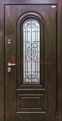 Темная филенчатая железная дверь со стеклом и ковкой ДСК-102 в Петрозаводске