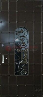Высокая железная дверь со стеклом и ковкой ДСК-15 в Петрозаводске