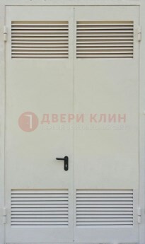 Белая металлическая техническая дверь с вентиляционной решеткой ДТ-6 в Петрозаводске