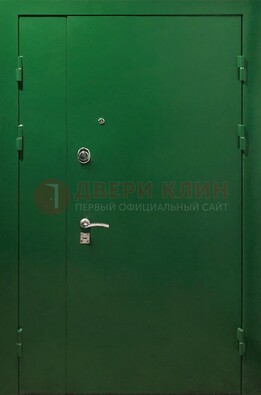 Зеленая распашная тамбурная дверь Порошок ДТМ-47 в Петрозаводске