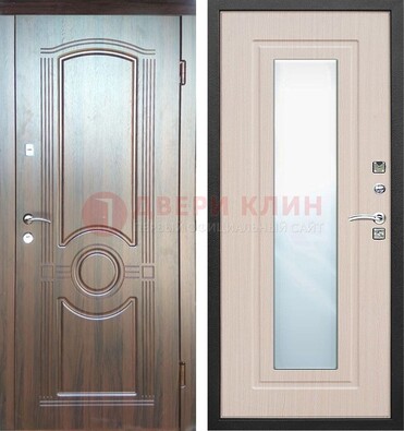 Светло-коричневая дверь c виноритом с узором и филенчатой МДФ ДЗ-120 в Петрозаводске