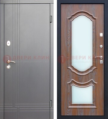 Серая входная дверь со светлой МДФ и зеркалами внутри ДЗ-77 в Петрозаводске