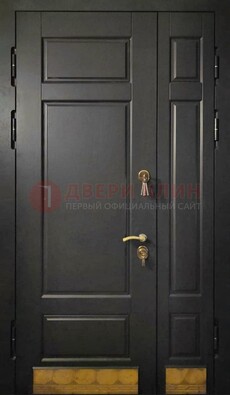 Черная полуторная железная дверь для частного дома ПЛ-2 в Петрозаводске
