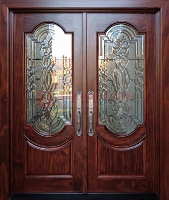 Классическая железная дверь с массивом дуба для входа ВЖ-23 в Петрозаводске
